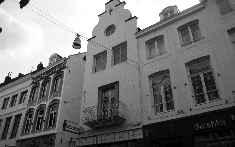 Bedaux de brouwer 0061 winkel woonhuis janssen maastricht teaser