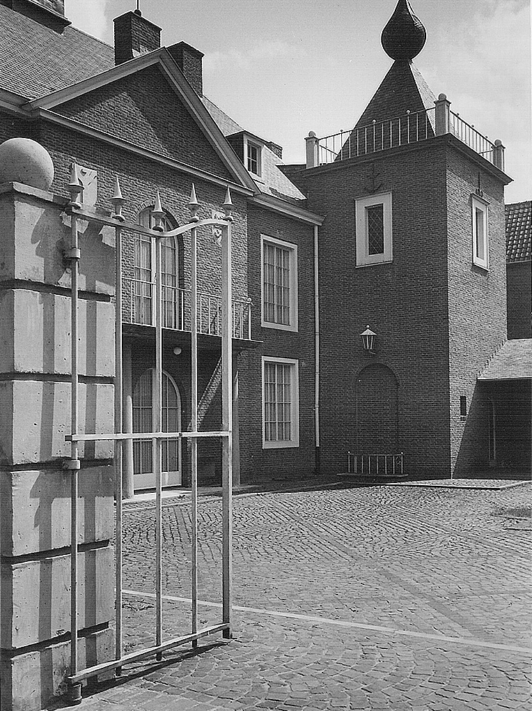 Bedaux de brouwer 0297 gemeentehuis hilvarenbeek binnenplaats