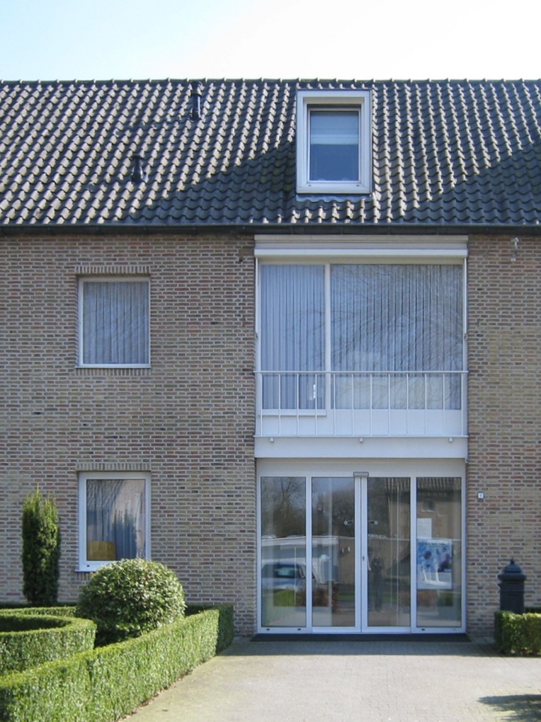Bedaux de brouwer 0658 woonhuizen reusel entree